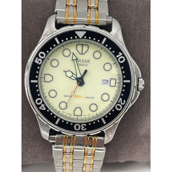 Vintage Rare Pulsar by Seiko V532-8060 100M WR Dive Jumbo Case Watch Date - Picture 1 of 7